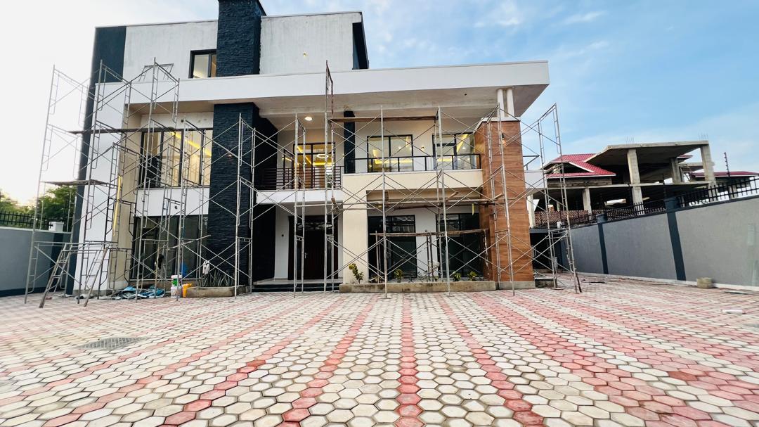 Nyakuron Residential