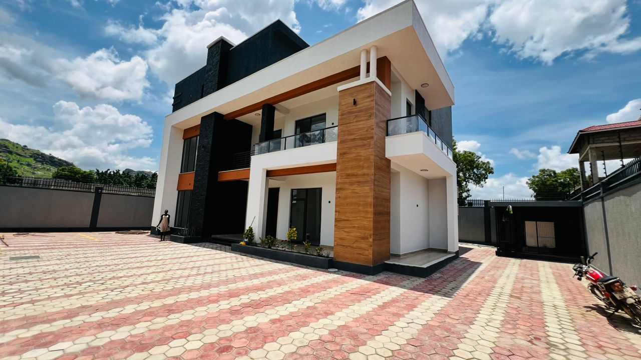 Nyakuron Residential